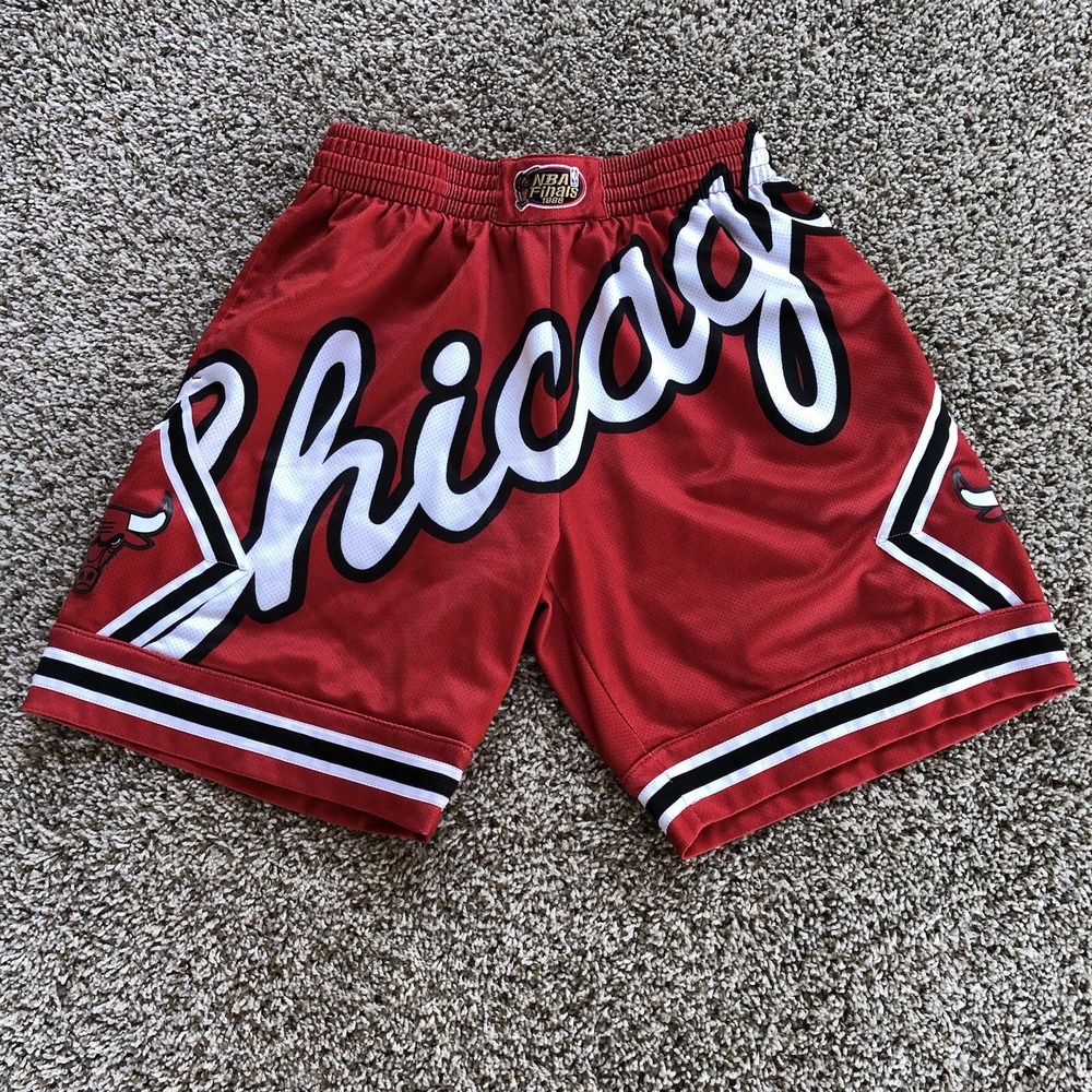 Mitchell Ness Chicago Bulls Shorts Mens Medium Red Swingman Retro NBA Basketball